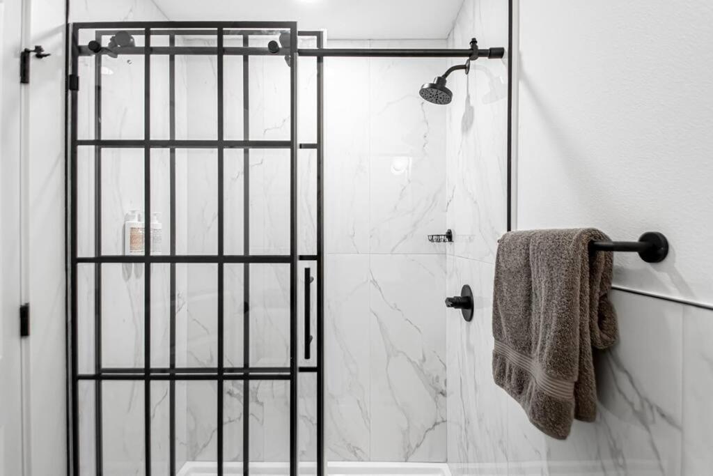 Steps To Bathhouses, Historic Studio, King Bed, Room # 101 هوت سبرنغز المظهر الخارجي الصورة